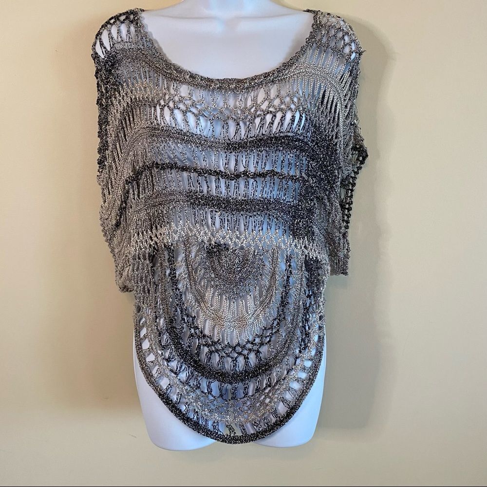 123
USA Black and white mesh top super soft